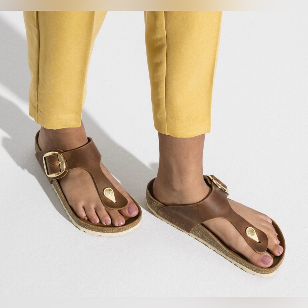 Birkenstock Gizeh Big Buckle in Cognac Leather